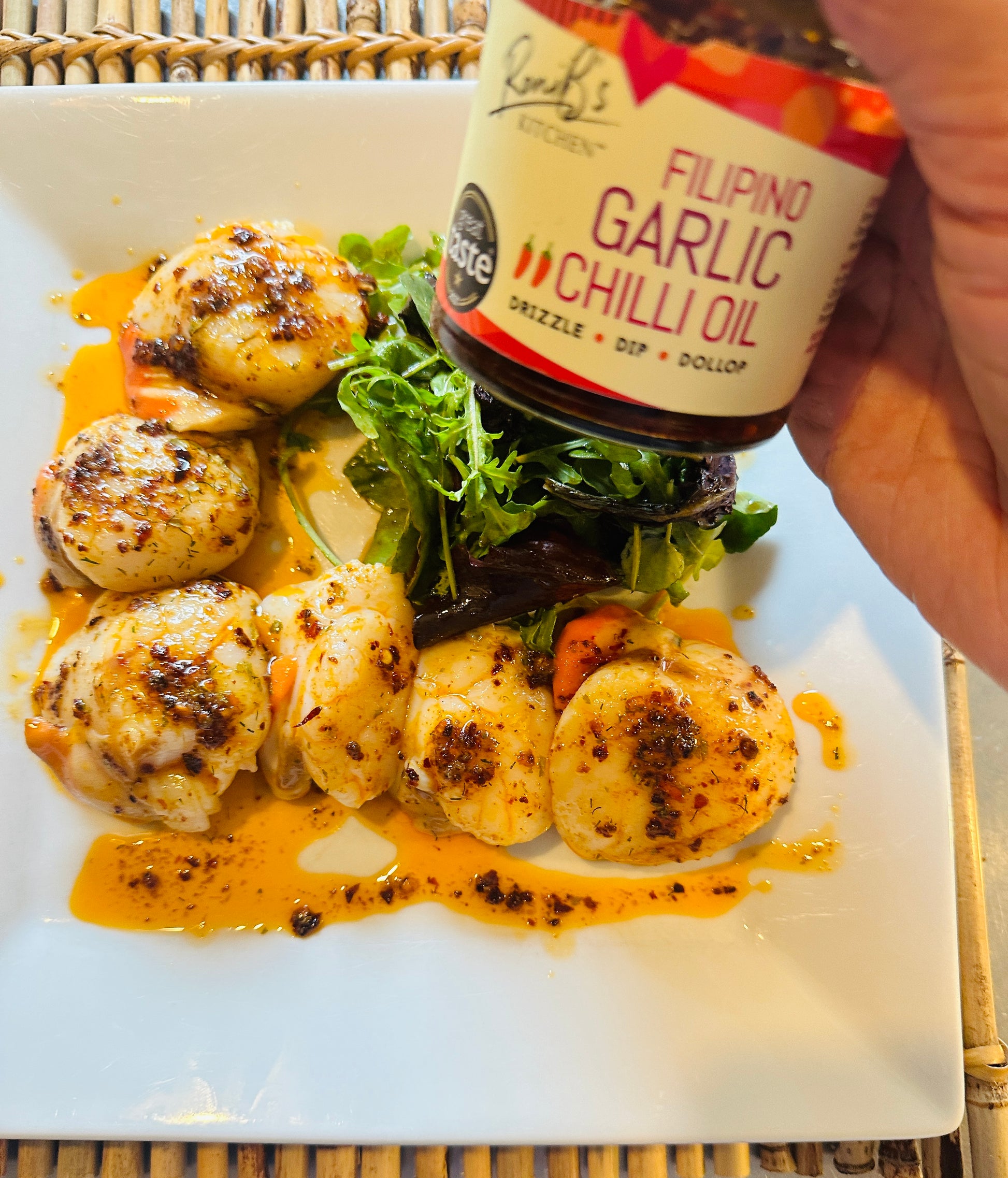 Filipino Style Garlic Chilli Oil - RoniB's Kitchen