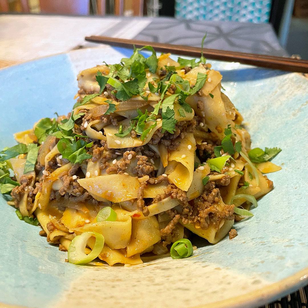 Spicy Garlic Pork Noodles – RoniB's Kitchen